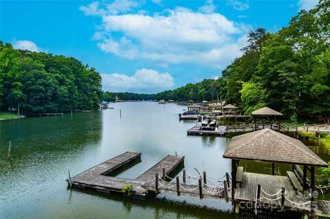 6644 Goose Point Drive, Denver, NC 28037