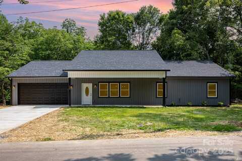 627 West Main Extension, Lincolnton, NC 28092