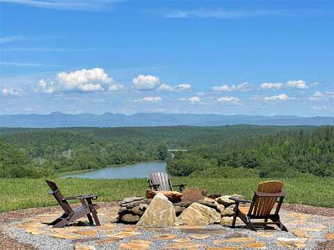 175 Edgewater Point NW, Valdese, NC 28655