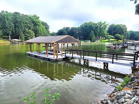 6908 Shade Tree Lane, Sherrills Ford, NC 28673