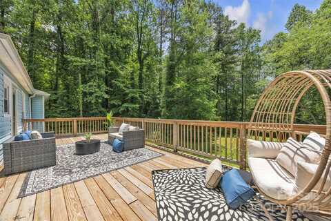2222 19th Avenue NE, Hickory, NC 28601