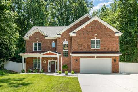 8418 Knollwood Circle, Charlotte, NC 28213