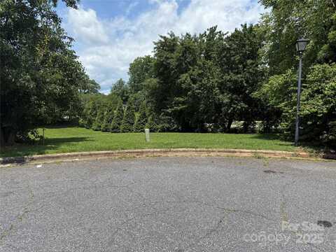 1147 10th Street Lane NW, Hickory, NC 28601