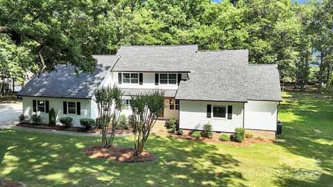 316 Wade Hampton Drive, Matthews, NC 28104