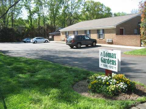 1300 Lomax Avenue, Charlotte, NC 28211