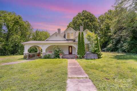1637 N College Avenue, Newton, NC 28658