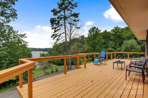 6294 Southlake Drive, Hickory, NC 28601