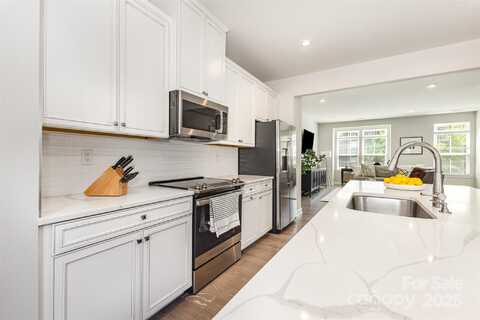 625 Uwharrie River Road, Charlotte, NC 28211