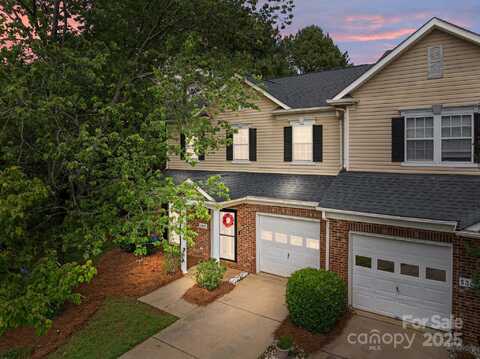 5305 Waverly Lynn Lane, Charlotte, NC 28269