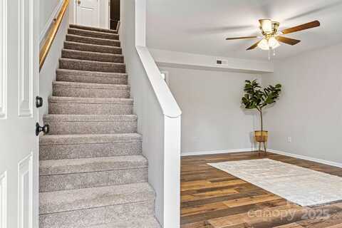 729 Tenth Avenue NE, Hickory, NC 28601