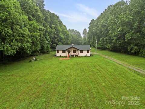 3540 Fork Creek Road, Saluda, NC 28773