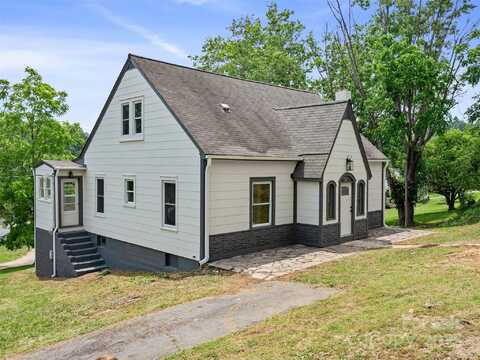 418 N Mitchell Avenue, Bakersville, NC 28705