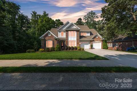 1747 30th Avenue Drive NE, Hickory, NC 28601