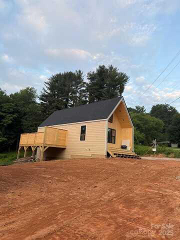 808 Country Club Drive, Waynesville, NC 28786