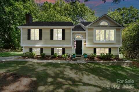 7018 Rollingridge Drive, Charlotte, NC 28211