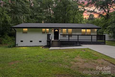 704 W Border Street, Dallas, NC 28034