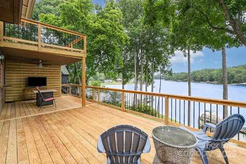 6719 Love Point Road, Denver, NC 28037