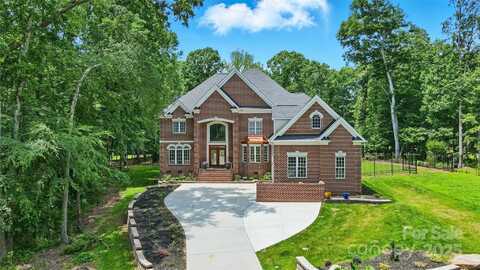 3324 Greenhurst Drive, Weddington, NC 28104