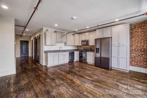 178 N Broad Street, Mooresville, NC 28115