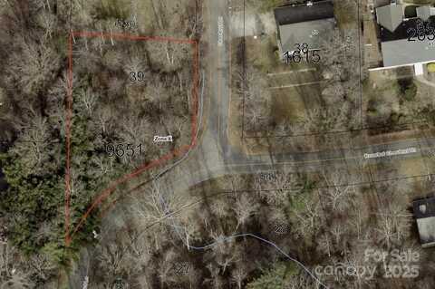 000 Chestnut Lane, Hendersonville, NC 28792