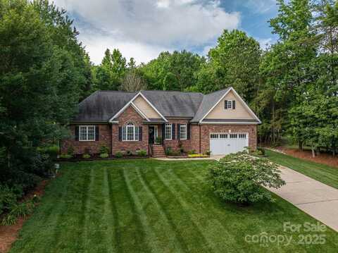 7988 Golf Course Drive N, Denver, NC 28037