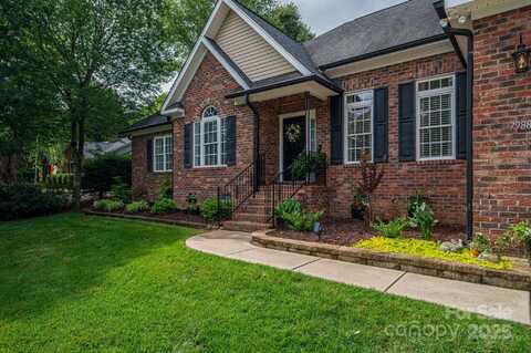 7988 Golf Course Drive N, Denver, NC 28037