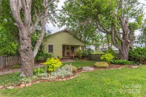 7 Grove Street, Weaverville, NC 28787