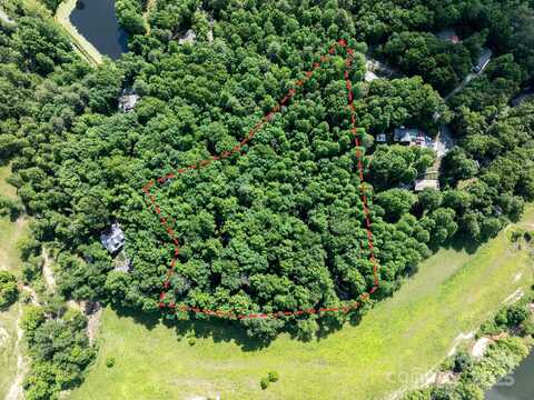 000 Carrie Hill Lane, Hendersonville, NC 28739