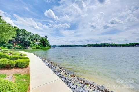 14053 Queens Harbor Road, Charlotte, NC 28278