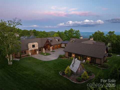 93 N Snow Ridge Drive, Hendersonville, NC 28792