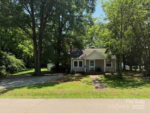 917 Tennyson Drive, Charlotte, NC 28208