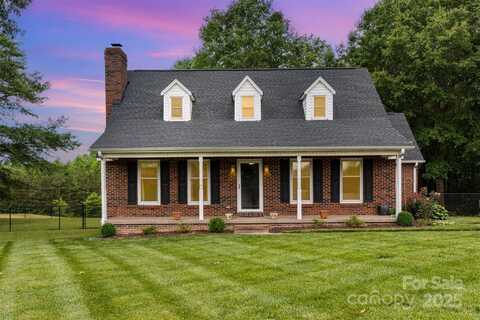 3049 Stablegate Drive, Gastonia, NC 28052
