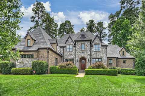 3032 Kings Manor Drive, Matthews, NC 28104