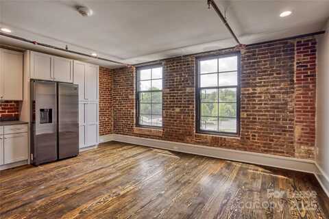 172 N Broad Street, Mooresville, NC 28115