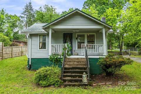 220 W College Street, Black Mountain, NC 28711