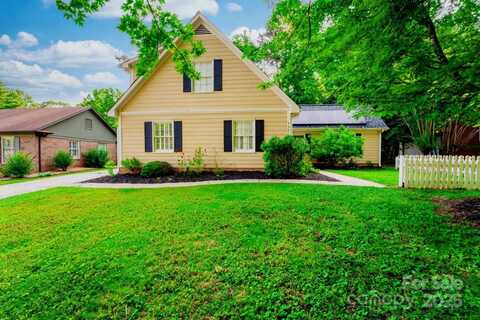 7521 Surreywood Place, Charlotte, NC 28270