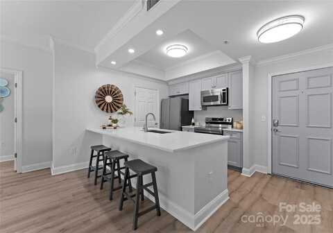 300 W Fifth Street, Charlotte, NC 28202