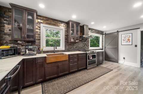 347 Park Knoll Drive, Horse Shoe, NC 28742