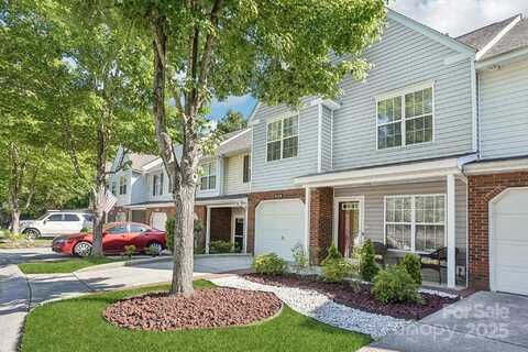 8108 Christmas Court, Charlotte, NC 28216