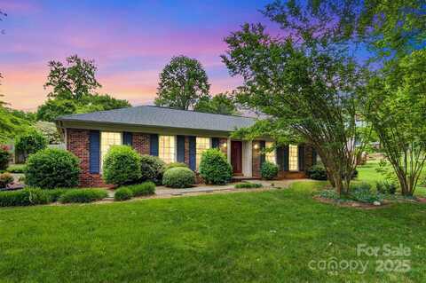 1940 12th Street NE, Hickory, NC 28601