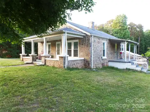 209 14th Avenue SE, Hickory, NC 28602