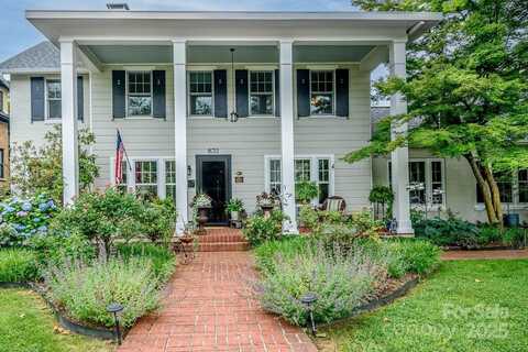 832 4th Avenue W, Hendersonville, NC 28739