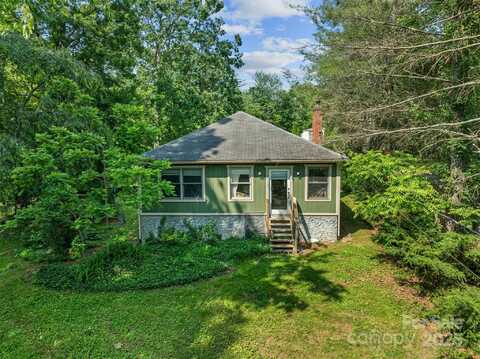14 Luckenbach Drive, Fairview, NC 28730