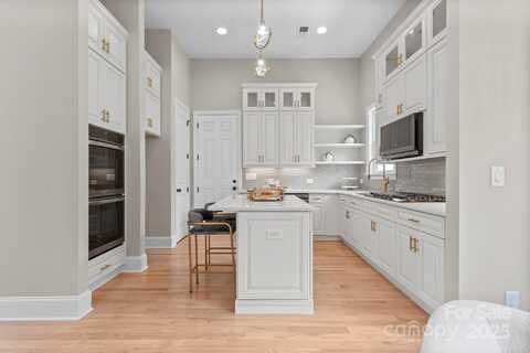 4015 Randolph Road, Charlotte, NC 28211