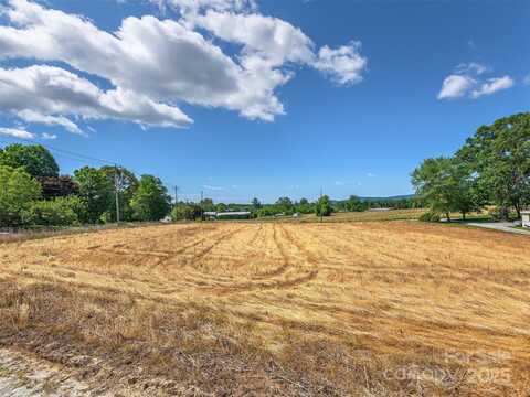 000 Ridge Road, Hendersonville, NC 28792