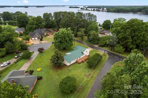 105 Pelican Court, Mooresville, NC 28117