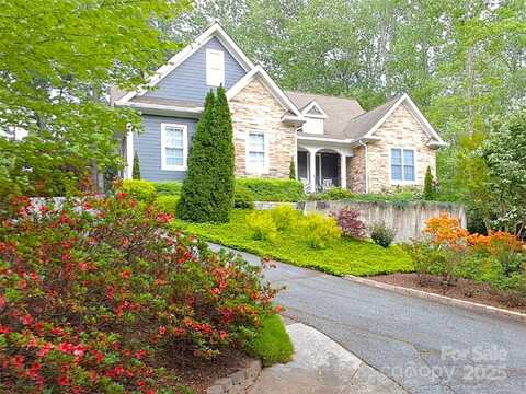 69 Benhurst Court, Hendersonville, NC 28791