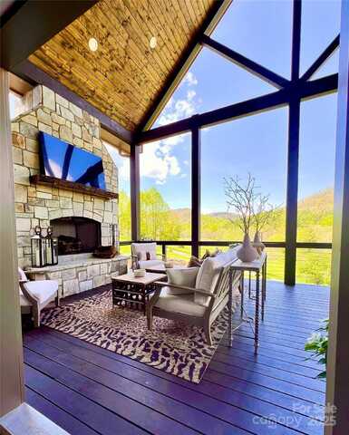 207 Comanche Road, Cullowhee, NC 28723