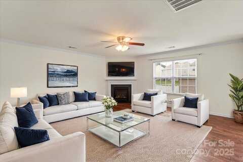 2515 Walnut Forest Drive, Charlotte, NC 28216
