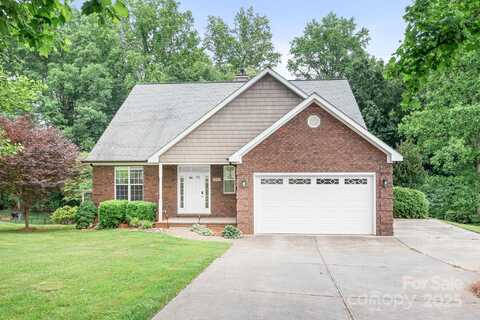 2695 Queens Drive, Lincolnton, NC 28092